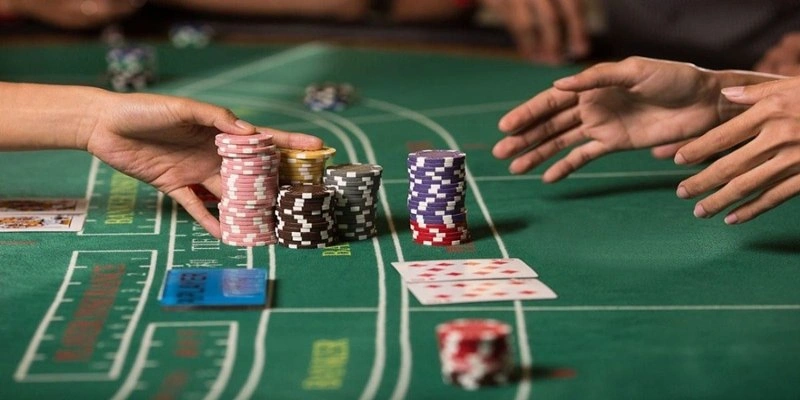 Các thế bài Baccarat thể hiện chiến lược của mỗi người